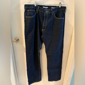(EUC)Wrangler jeans, regular fit, size 36 x 32, dark wash
